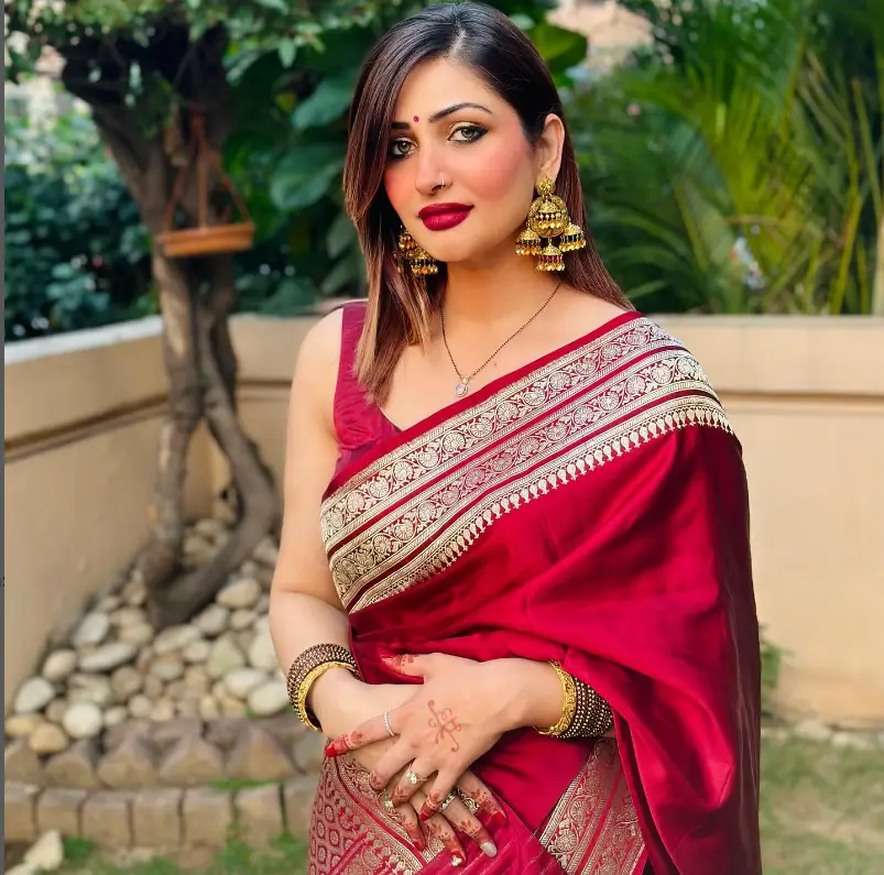 yami gautam sister